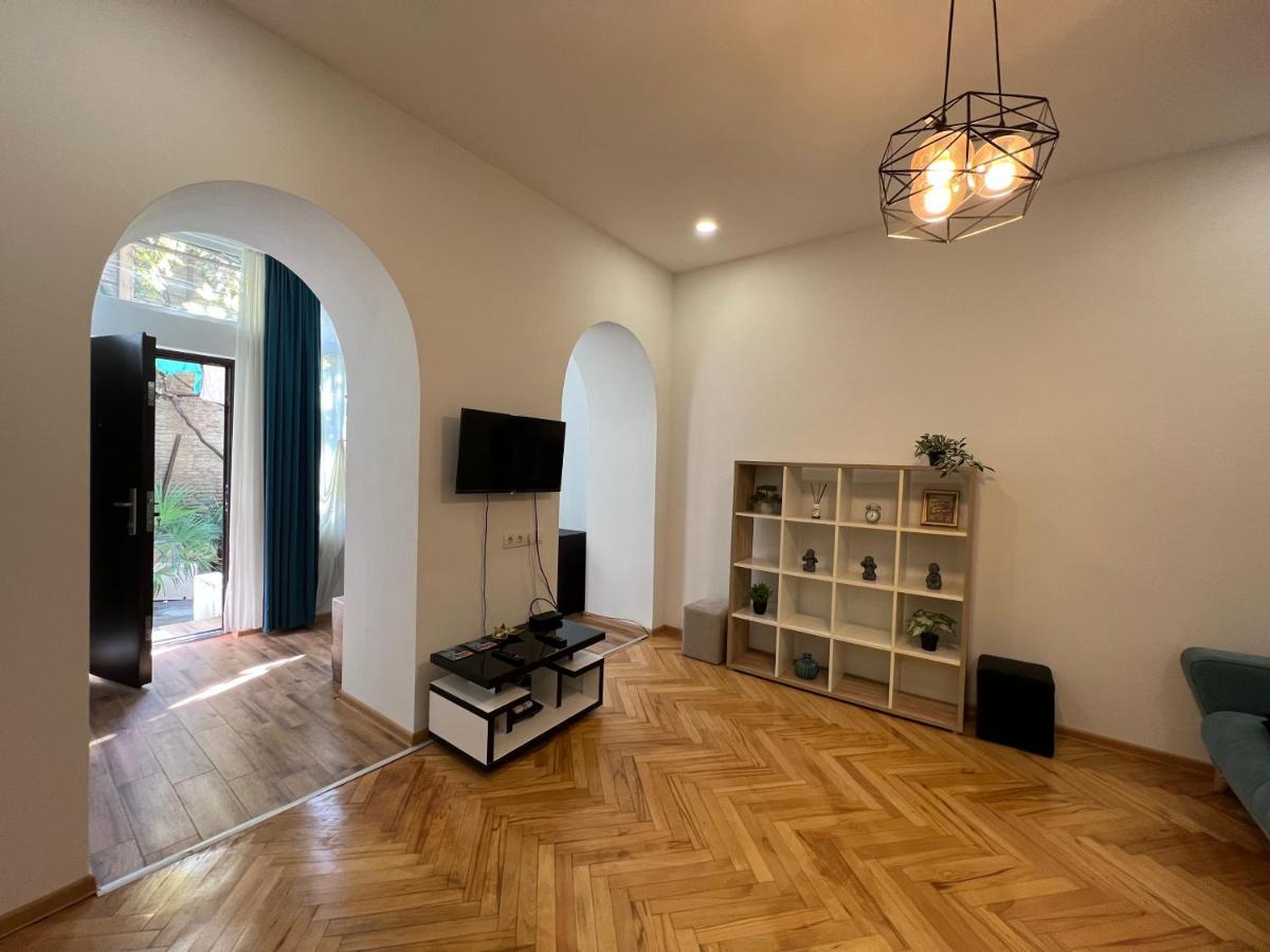 Cosy Apartment In Tbilisi Centre Екстериор снимка